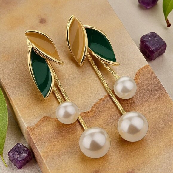 Sparkling Leaf Dangle Pearl Drop Earrings 🍃 | Trendy Jewelry Design ✨ - Picture 1 of 12